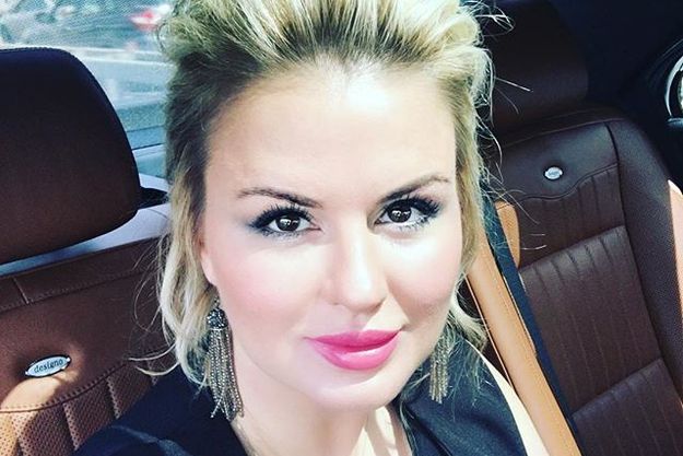 Анна Семенович опубликовала свой снимок в ванной