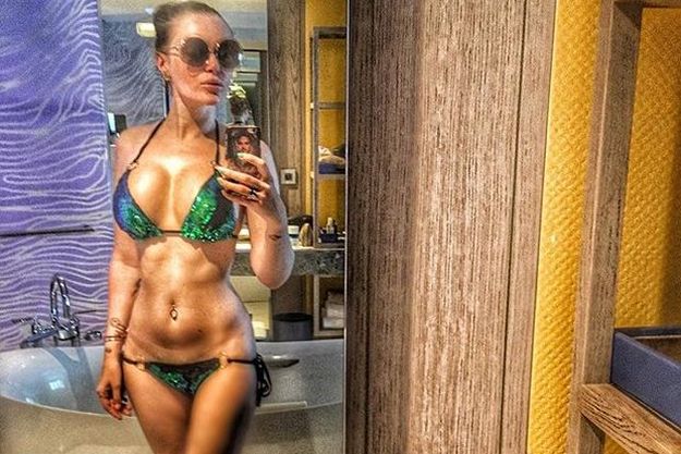 Слава из «НеАнгелов» продемонстрировала фигуру в купальнике