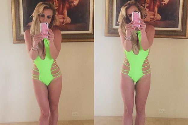Бритни Спирс похвасталась фигурой в любимом купальнике