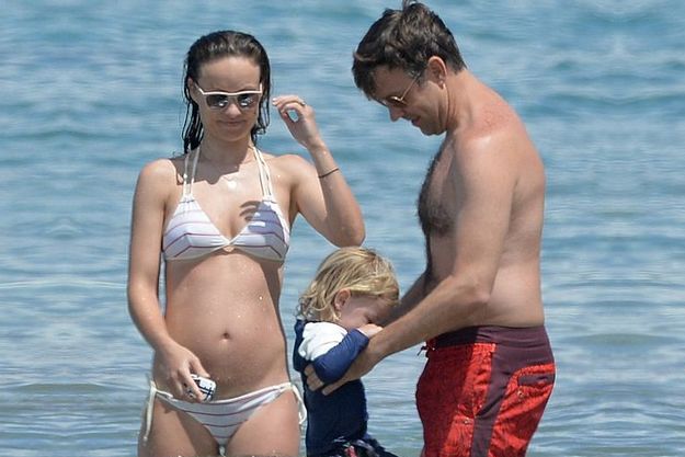 Оливия Уайлд засветила беременный живот на Гавайях