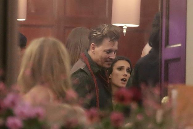 Джонни Депп появился на вечеринке с новой спутницей