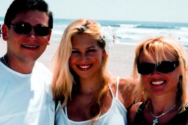 Анна Курникова опубликовала фотоснимок с родителями