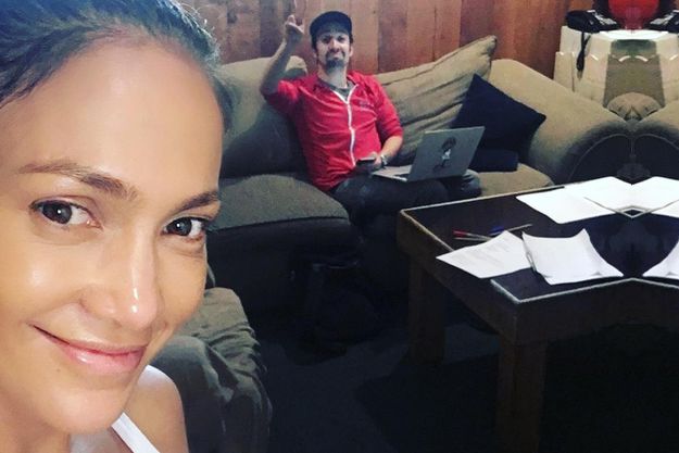 Дженнифер Лопес обнародовала свое фото без макияжа