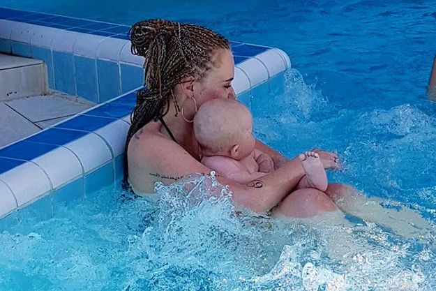 Слава из группы «НеАнгелы» показала лицо сына