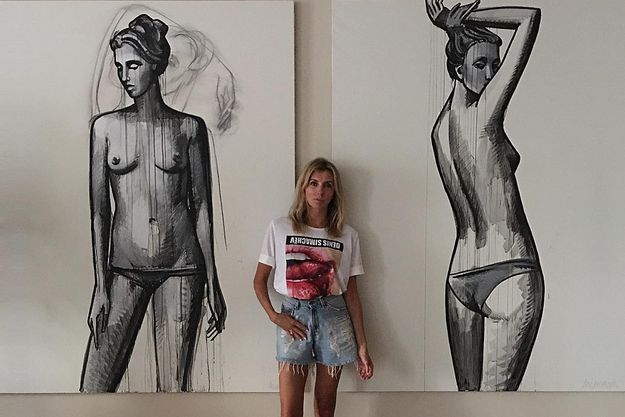 Светлана Бондарчук показала свои картины в стиле «ню»