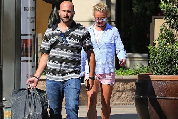 Бритни Спирс теперь не стесняется носить микрошорты