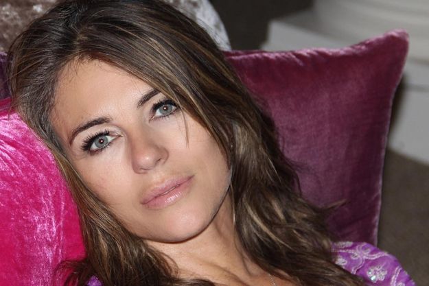 Элизабет Херли впечатлила фигурой в бикини