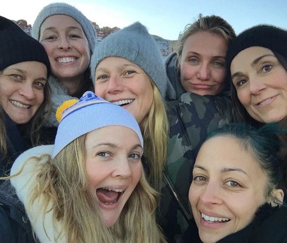 Дрю Бэрримор с подругами