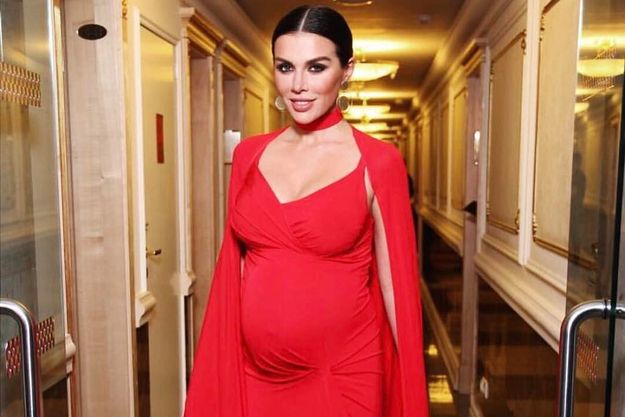 Роза Сябитова обозвала беременную Анну Седокову «вторсырьем»