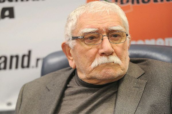 Стали известны подробности завещания Армена Джигарханяна