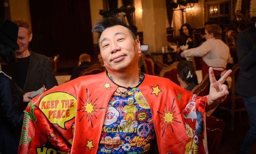 Блогера-миротворца Лаки Ли обвинили в укусе полицейского на фестивале «Таврида-АРТ»