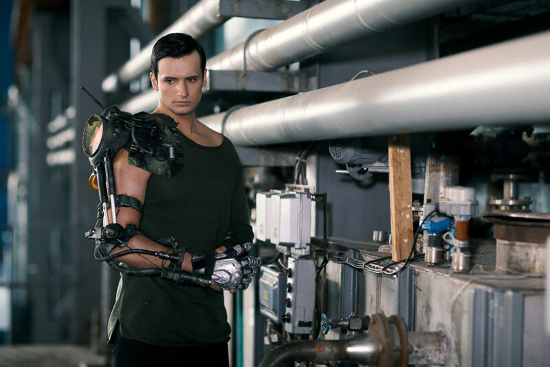 «Киборг» Дмитрий Колдун представил новый клип на песню Михаила Гуцериева