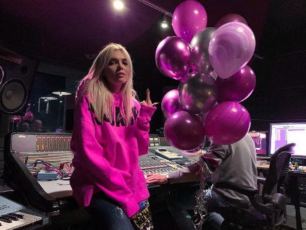 Efremova презентовала новый трек