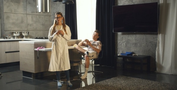 В конце 2019 года стартует премьера веб-сериала «Дэм» с Лизой Анохиной в главной роли