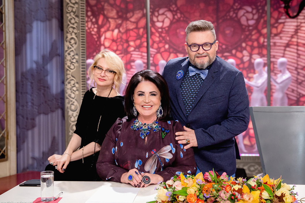 «В горле – трубка, поражено более 50% легких»: медики сделали неутешительный прогноз относительно состояния Надежды Бабкиной