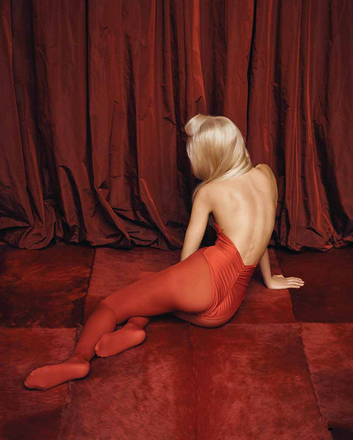 Обложку июньского номера Esquire Serbia украсило фото Оксаны Клочковой