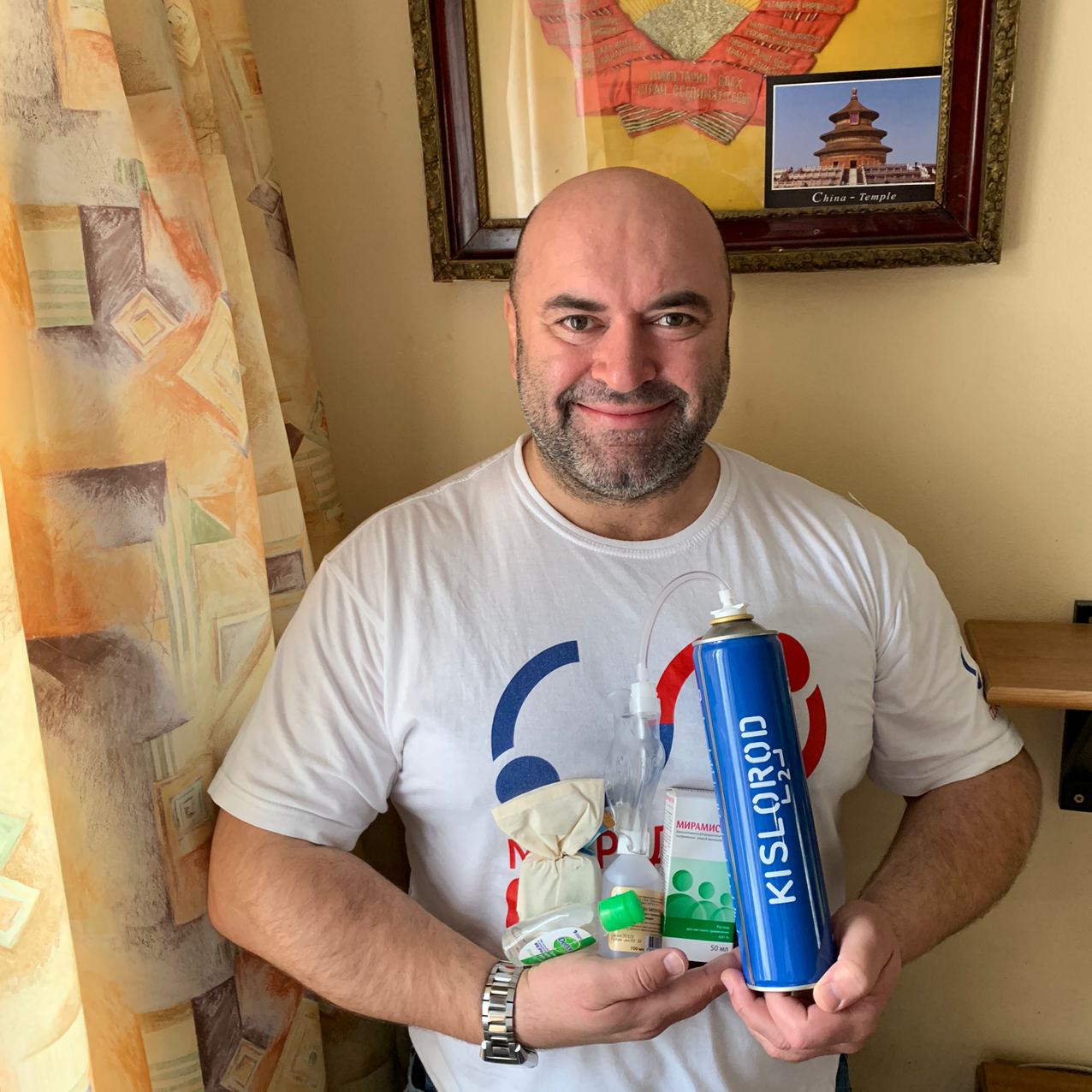 Блогер Григорий Погосян порекомендовал кислородные баллончики, как средство защиты от COVID-19